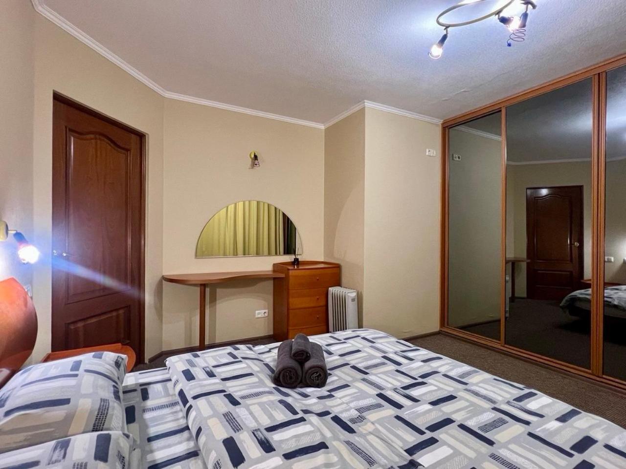 Apartment In The Center Of Kiev Eksteriør billede