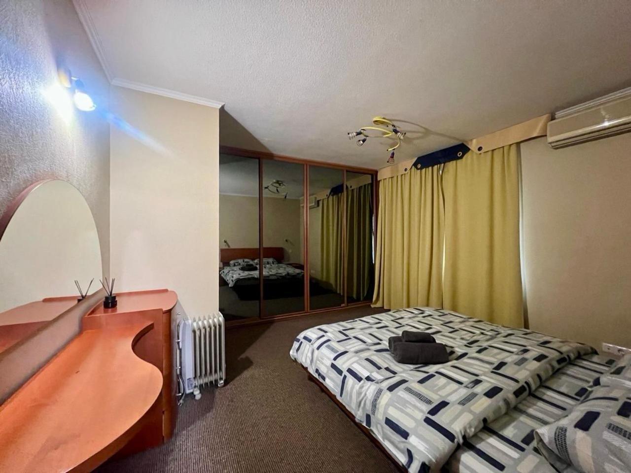 Apartment In The Center Of Kiev Eksteriør billede