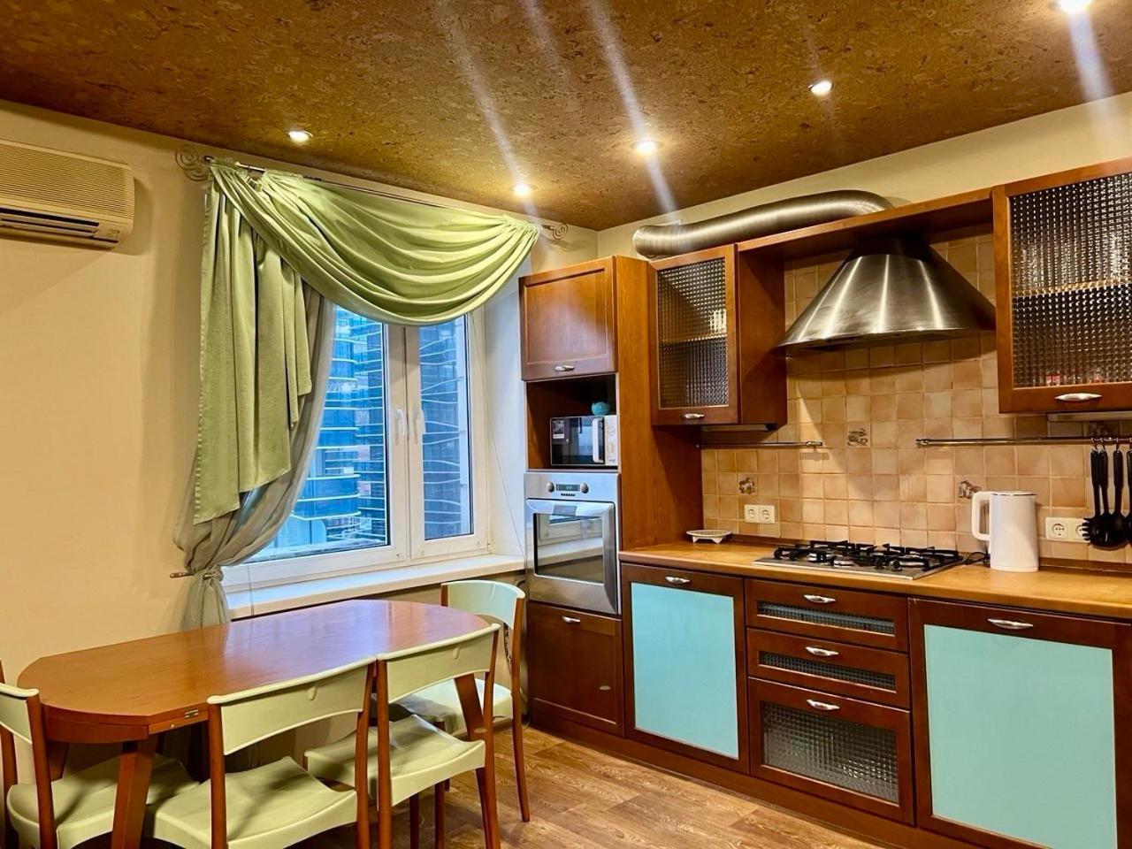 Apartment In The Center Of Kiev Eksteriør billede