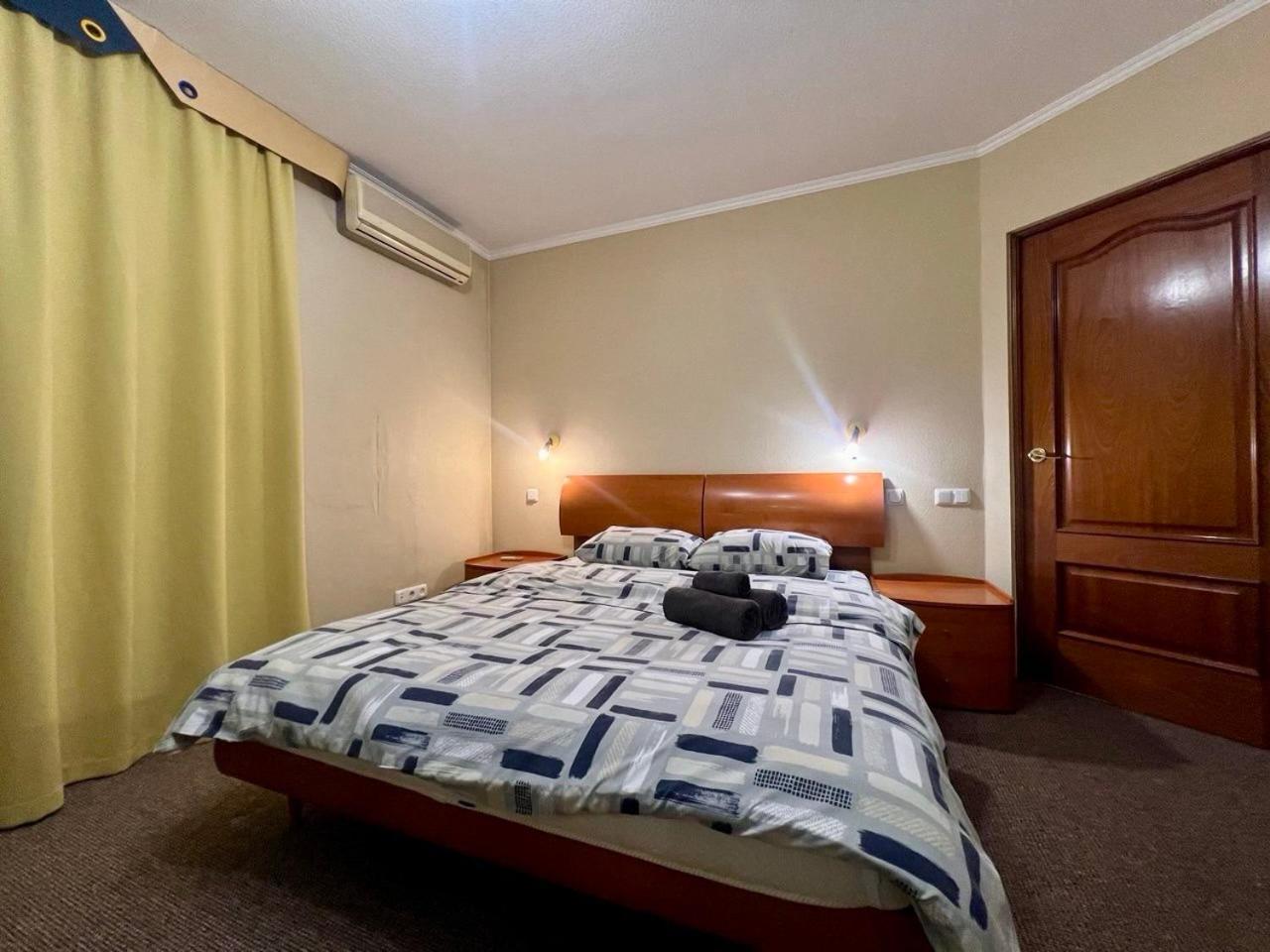 Apartment In The Center Of Kiev Eksteriør billede