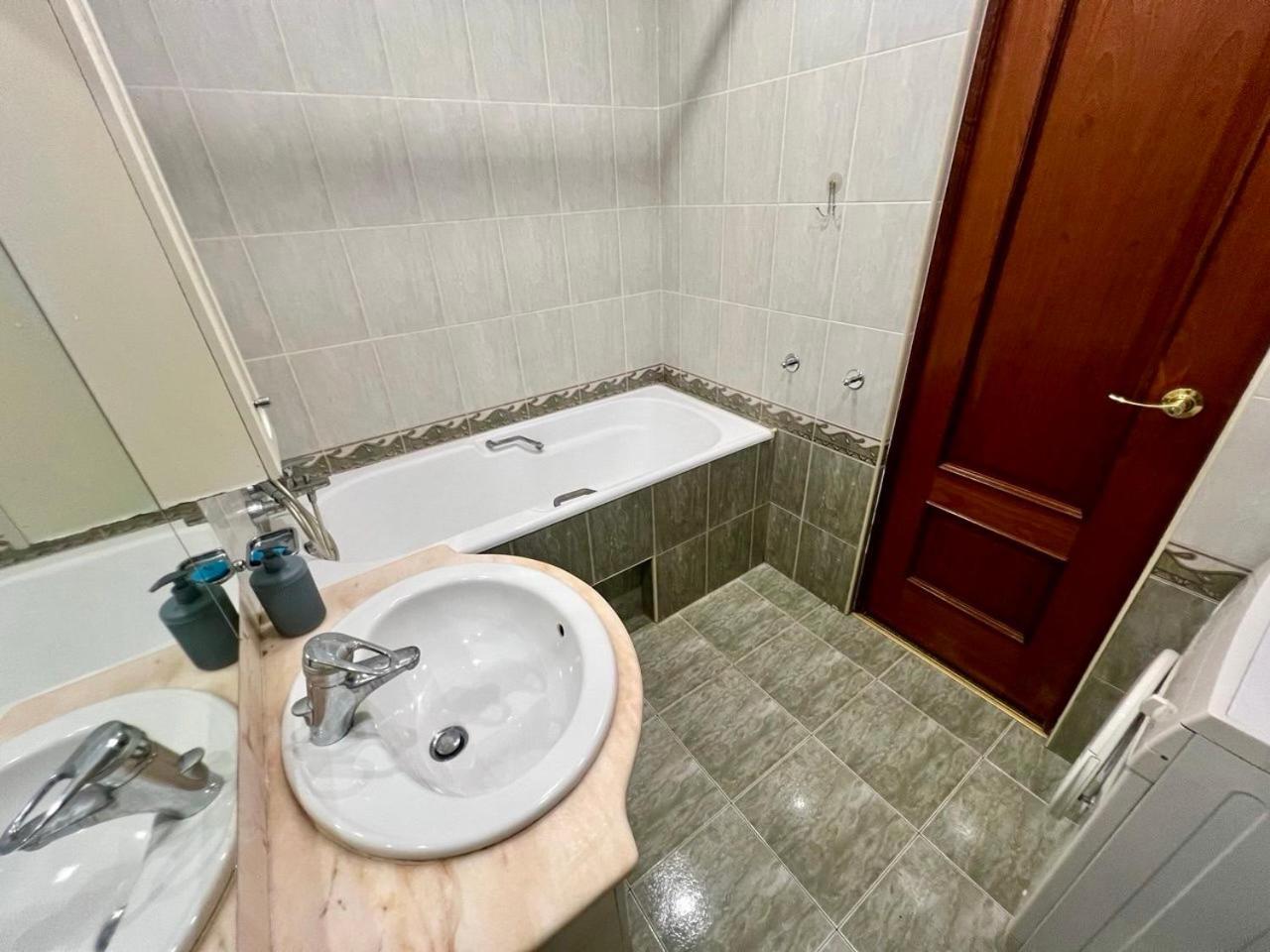 Apartment In The Center Of Kiev Eksteriør billede
