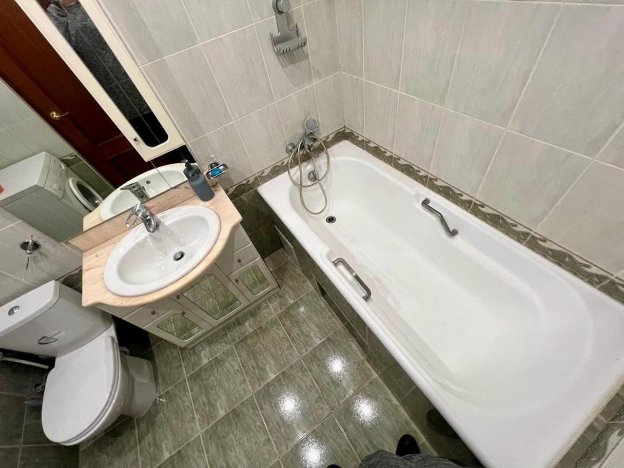 Apartment In The Center Of Kiev Eksteriør billede